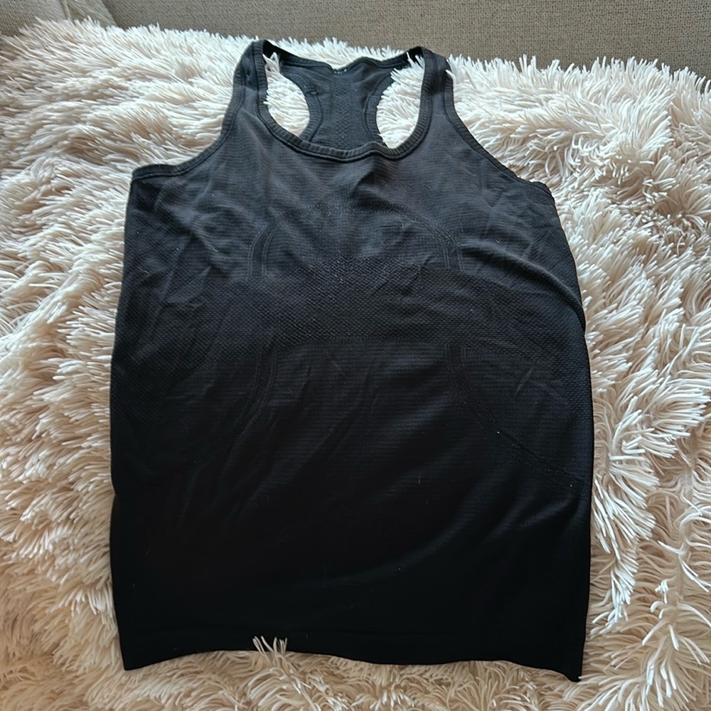 Lululemon black tank 6